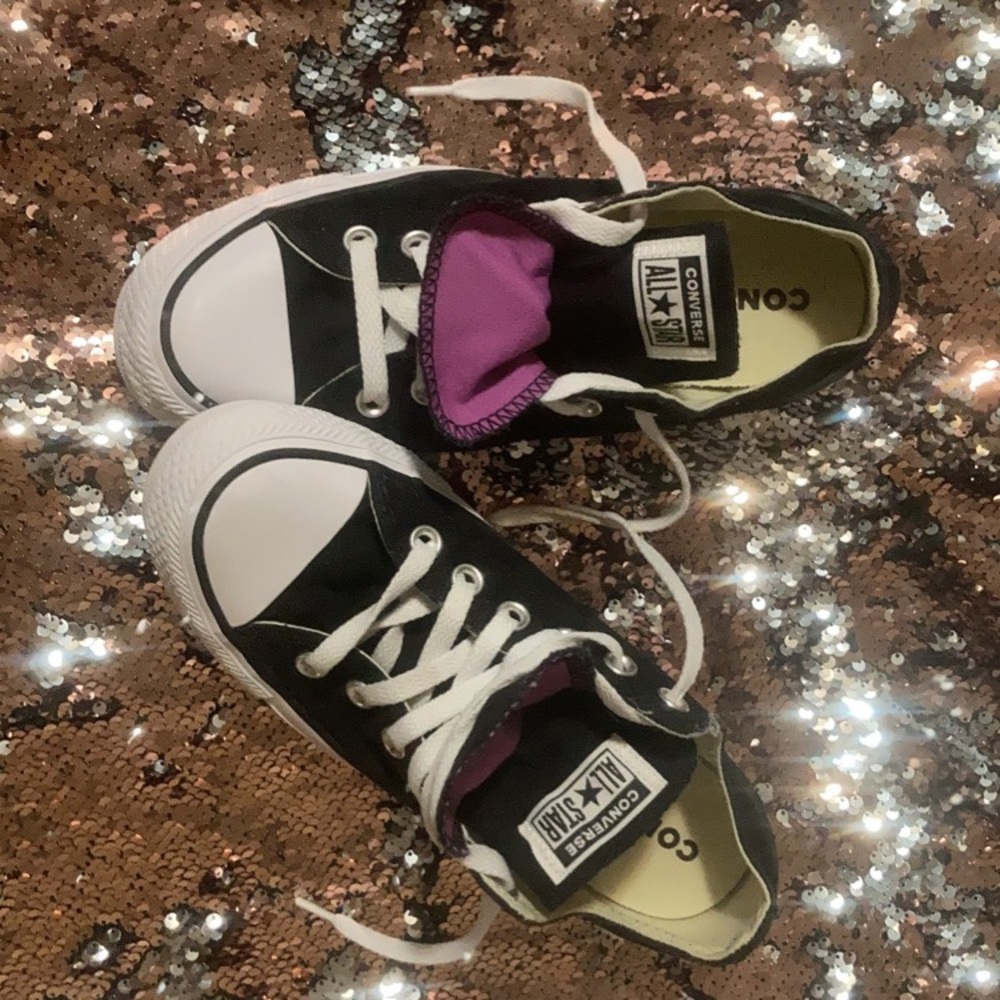 ✨Women’s black Converse✨